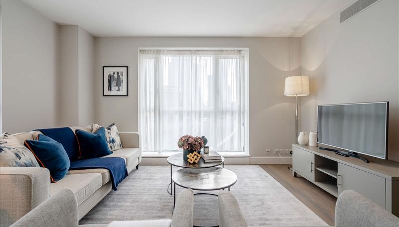 2 bed property in Westferry Circus, London